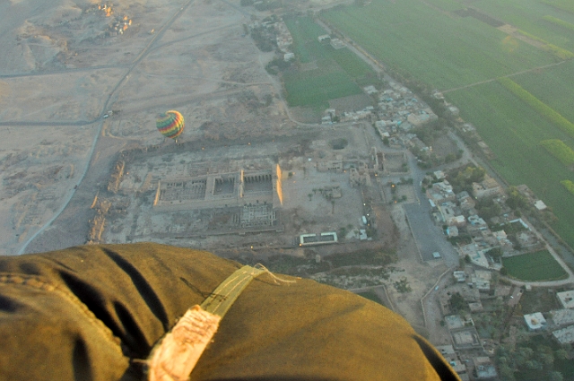 13 02 13_Egypt_0054_edited-1.jpg - BALLOON RIDE AT DAWN - 13.2.13 - WEST BANK OF LUXOR OVER TEMPLES AND VALLEY OF THE KINGS